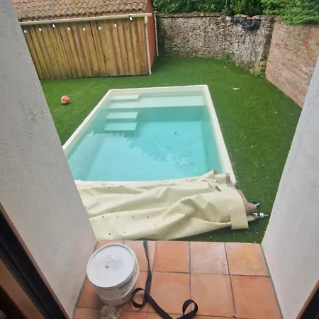 Grand Ecran - Piscine - Baby Foot - Ideal Famille Ou Amis